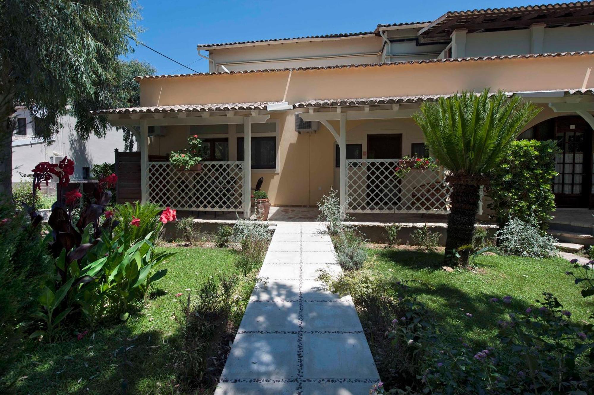 Spiti Prifti Apartments Gouvia Exterior photo